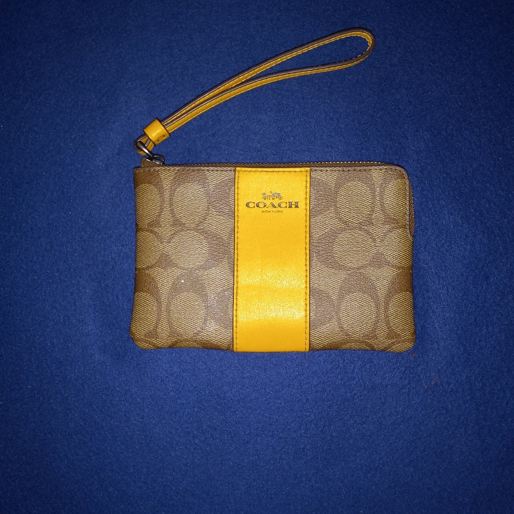 🔥🔥AUTHENTIC COACH WRISTLET 🔥🔥